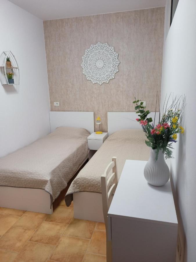 Apartman Dagmar Durrës Exterior foto